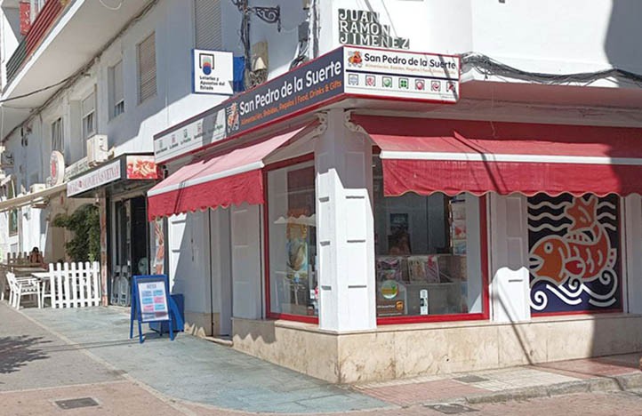 Un punto de venta en San Pedro reparte décimos de dos quintos premios