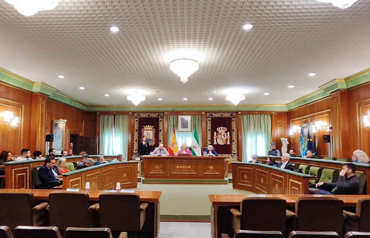 La alcaldesa de Marbella hace otro pleno para corregir un error en el de ayer