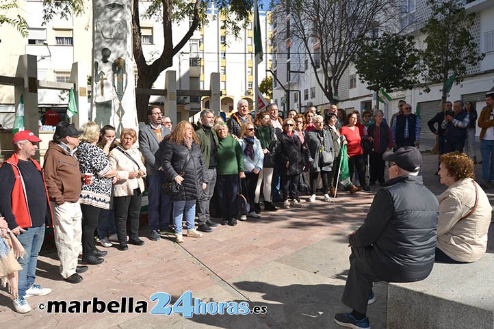El PSOE de Marbella celebra junto al monolito de Espona el Día de Andalucía