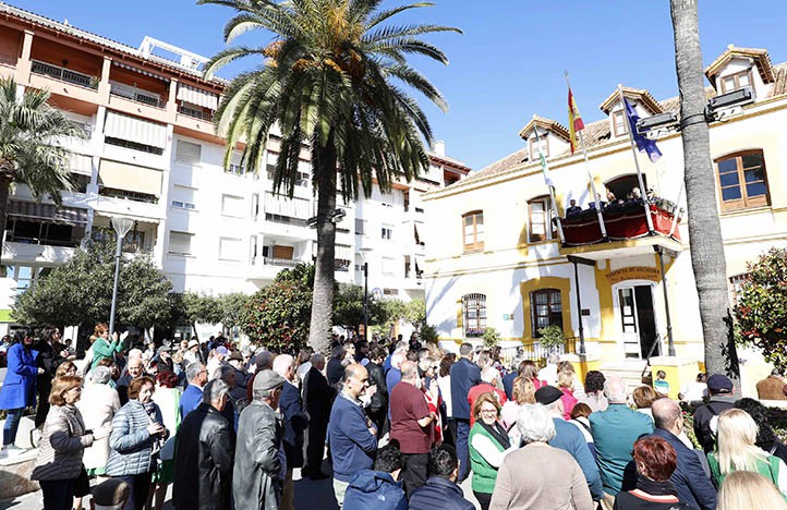 Marbella celebra el 28-F con distintos actos, incluidos los últimos del carnaval