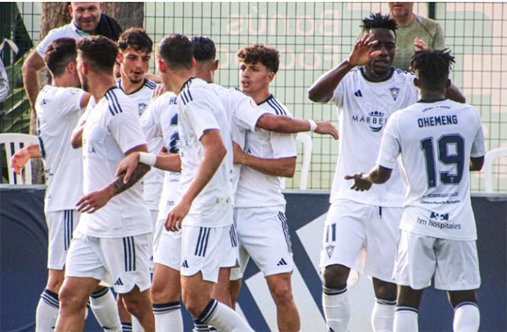 El Marbella gana con gol de Olguín a un pegajoso Racing Cartagena (1-0)