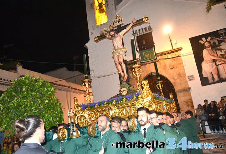 El Cristo de la Vera Cruz se queda solo en el Jueves Santo de Marbella