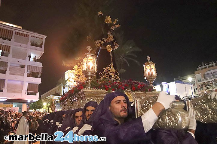 El Nazareno y la Virgen de los Dolores recorren San Pedro Alcántara