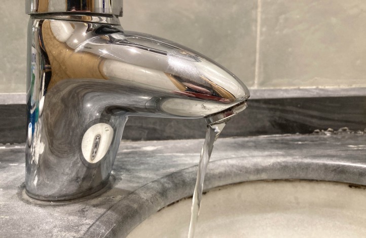 La Junta eleva a 200 litros por persona y día el consumo de agua en Marbella