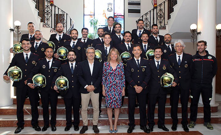 Toman posesión 16 nuevos bomberos en el Ayuntamiento de Marbella