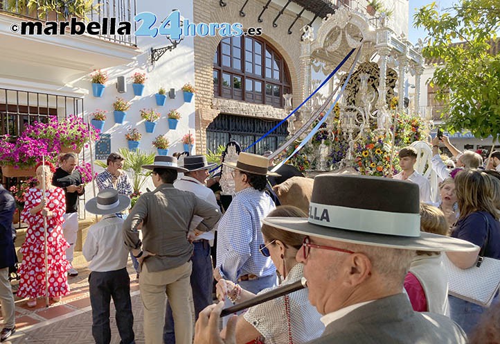 La Hermandad del Rocío de Marbella inicia su camino hacia Almonte