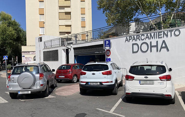 Marbella se plantea privatizar el aparcamiento de la calle Doha 