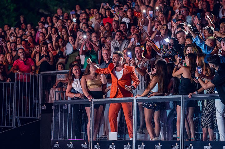 Antonio José llena el Festival Starlite en Marbella con su gira "El Pacto"
