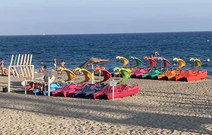 Marbella saca a concesión dieciséis zonas naúticas en las playas 