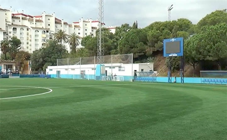Listo el nuevo césped del campo Luis Teruel de Marbella tras dos meses