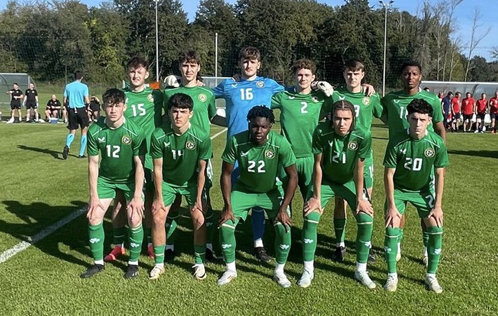 El marbellí Aarón Ochoa participa en los tres partidos de Irlanda sub-19