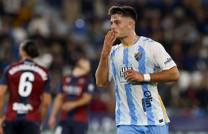 El gol de Dani Lorenzo no es suficiente para que el Málaga puntúe en Valencia