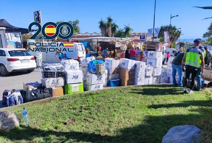 Otros 40 detenidos con falsificaciones en el mercadillo de Puerto Banús