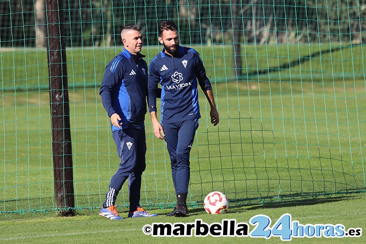 Beltrán antes de recibir al Burgos, "tenemos que recuperar nuestro mejor nivel defensivo"