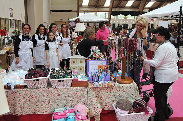 El Bazar Navideño de Cáritas alcanza su 19ª edición en Marbella