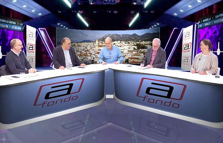 La tertulia de TV "A Fondo" aborda un lunes más la actualidad local