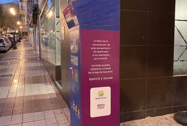Cuatro parquímetros solidarios en Marbella con las víctimas de la dana