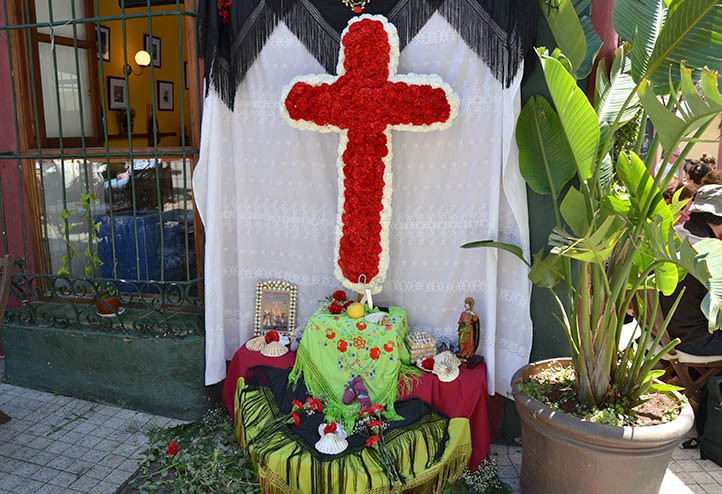 Marbella intenta impulsar la tradición de la Cruz de Mayo con un concurso