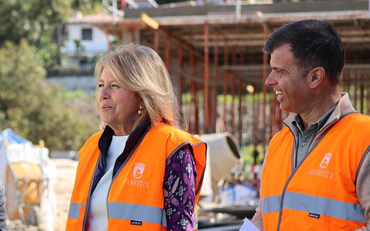 La alcaldesa de Marbella oculta los informes del árbol que se cayó sobre una vecina