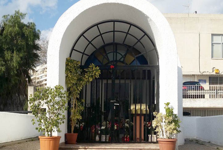 Roban joyas en la capilla de la Virgen del Carmen en Marbella