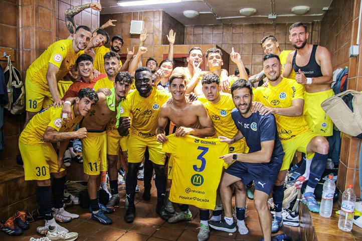 El FC Marbellí certifica con empate en Almería (2-2) la permanencia en 3ª RFEF