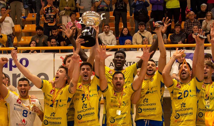 Ángel Trinidad gana la Superliga y hace triplete con el Guaguas canario