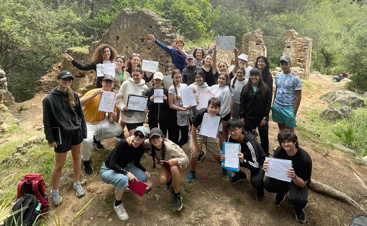 Alumnos de Erasmus del IES Sierra Blanca visitan la ermita de los Monjes