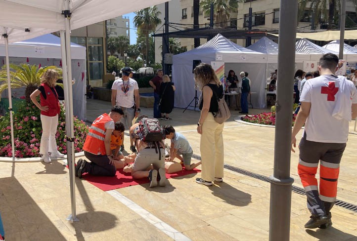 Una treintena de colectivos participan en la XV Feria Social de Marbella