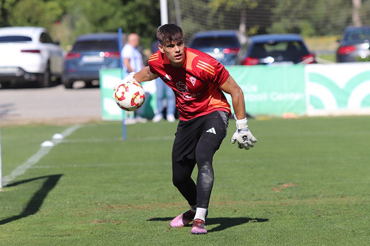 El portero del Marbella Dani Martín es convocado con España sub-20
