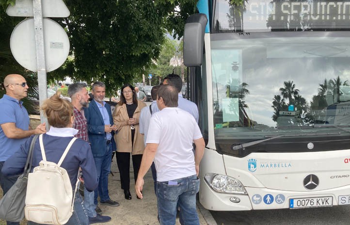 El PSOE apoya las peticiones de los trabajadores de Avanza en Marbella