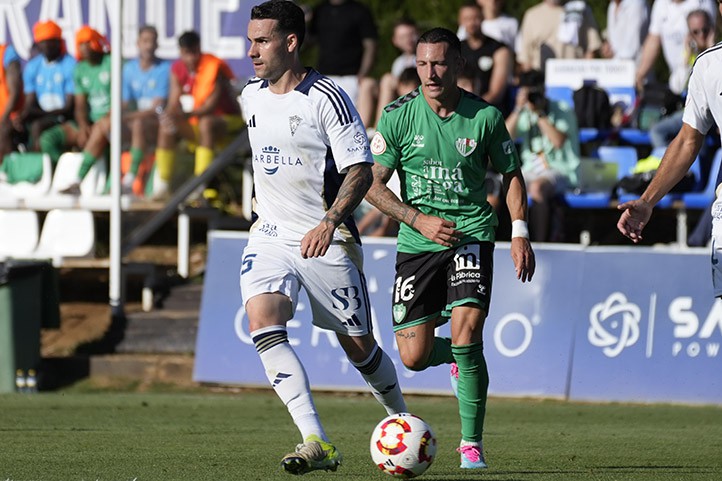 Nueva renovación en el Marbella FC: Álex López continúa hasta 2026