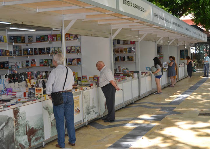 Marbella acoge en la Alameda la 40ª edición de la Feria del Libro