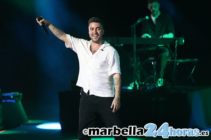 Beret emociona en Marbella y apadrina el sueño de la cantante Liane