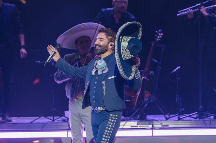 Alejandro Fernández llena de rancheras y baladas el verano de Marbella