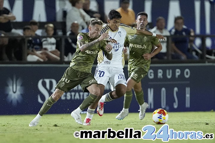 Tomi es el primer juvenil que debuta con el Marbella en 1ªRFEF