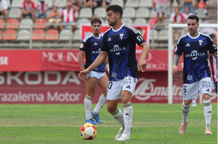 Un punto con portería a cero para el Marbella FC en Algeciras (0-0)