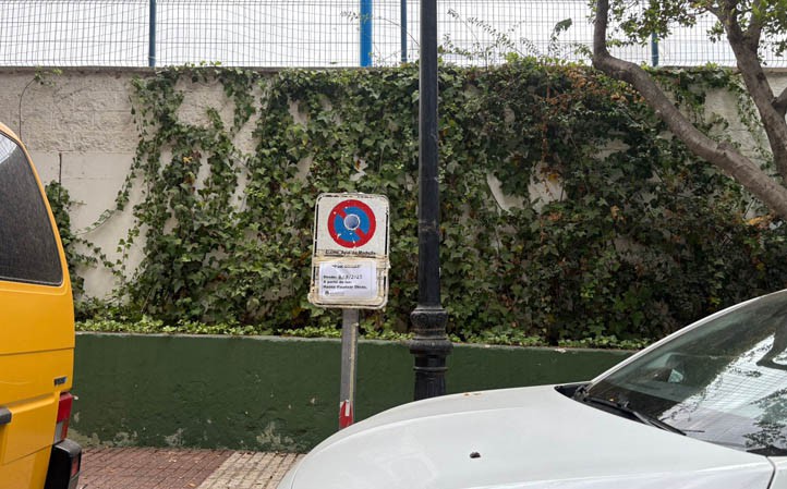 Prohíben aparcar ya en una futura calle peatonal junto al estadio de Marbella