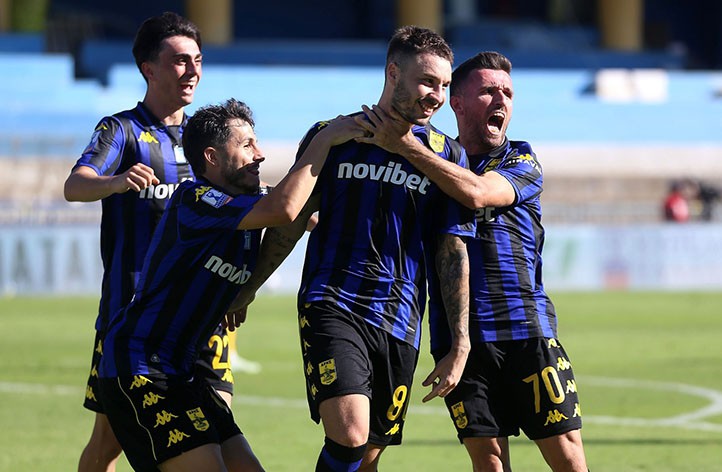 Loren da el triunfo al Aris FC en su primer partido de Copa de la temporada