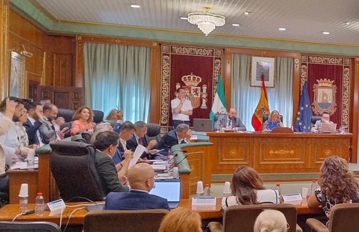 PP y Vox se unen en Marbella para vigilar a los empleados municipales