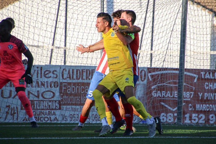 El FC Marbellí encaja en Porcuna su segunda derrota consecutiva (1-0)