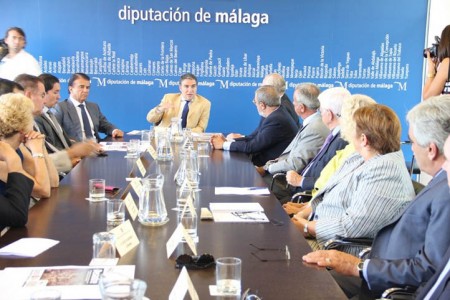 La Diputación crea un canal de comunicación rápida para extranjeros en casos de emergencia