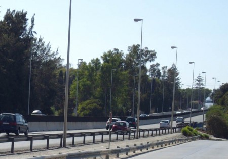 Estepona ilumina la autovía A-7 desde Guadalmina a Cancelada