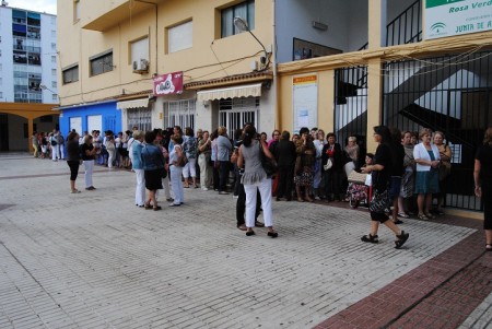 Colas en San Pedro para los cursos de Arte y Cultura
