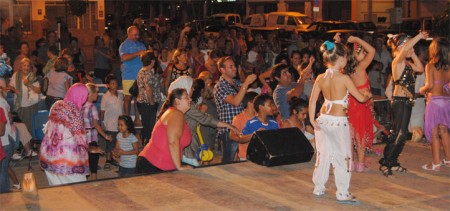 El III Festival Menta Fusión Dance abarrota la Plaza de Istán