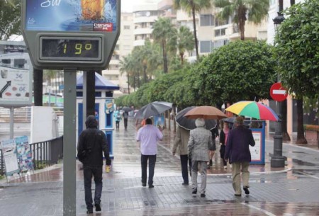 El Ayuntamiento sustituirá por unos más modernos los paneles que marcan la hora y la temperatura