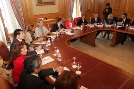 Diputación anuncia en su Junta de Gobierno en Marbella 7 millones de euros para la Costa del Sol