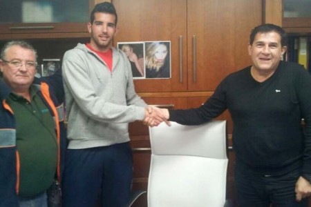 El central Chechu se incorpora al Marbella con la intención de 