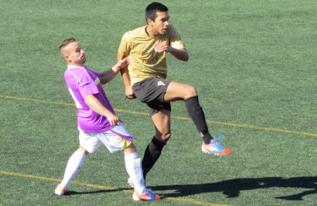 El Atlético Marbella pierde por la mínima ante el Carlinda (1-0)