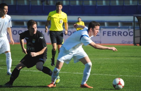 El Marbella viajará a Melilla con solo dos de los nuevos fichajes, Adam y un jugador de ataque