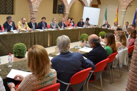 El Ayuntamiento de Marbella plantea una revisión de la fiscalidad para empresas que generen empleo